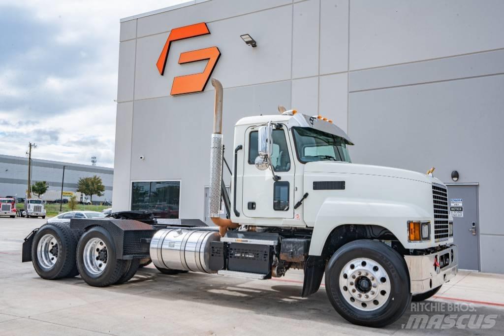 Mack Pinnacle 64T Влекачи