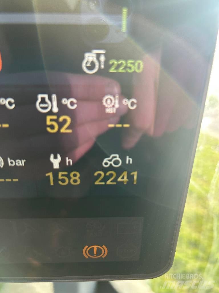 Valtra T235 Трактори