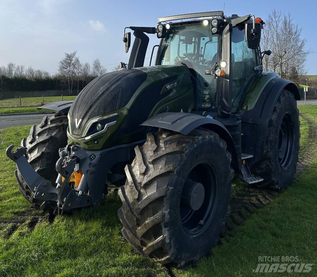 Valtra T235 Трактори
