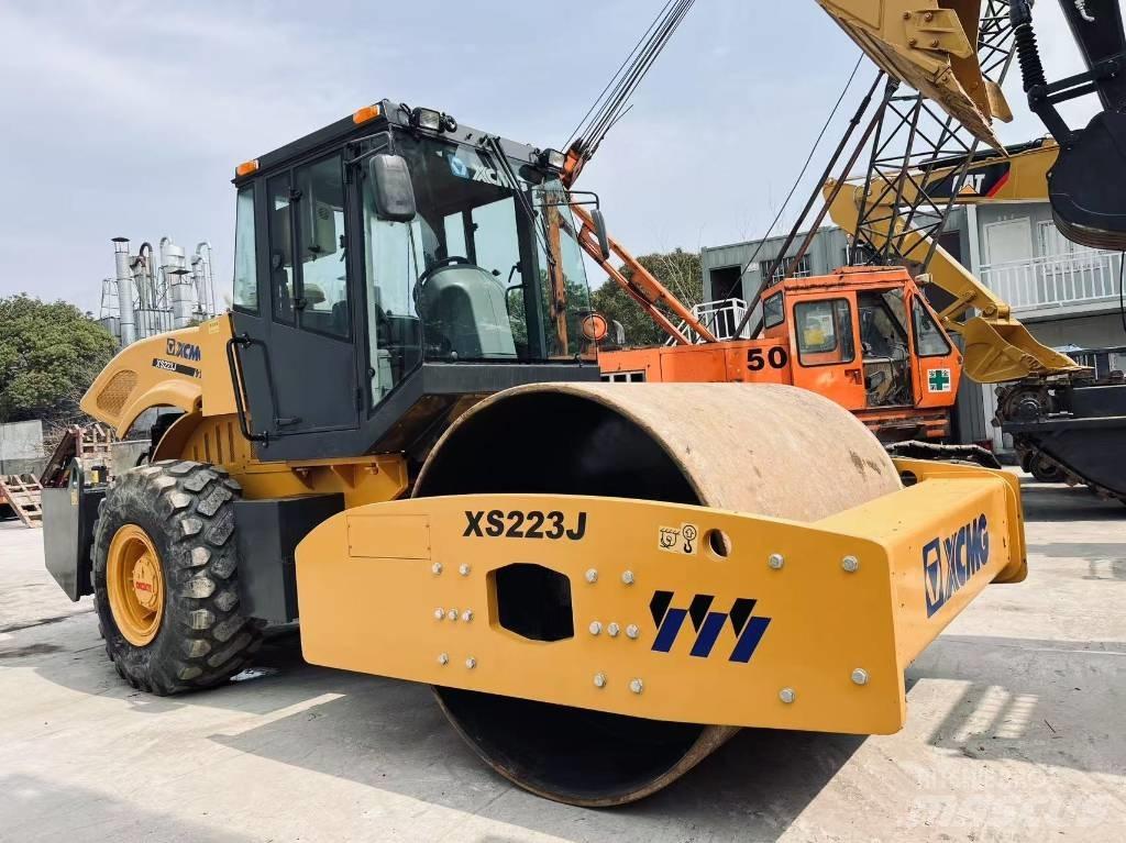 XCMG XS 223 J Еднобарабанни ролки
