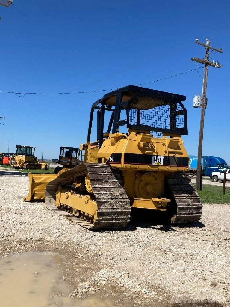CAT Bulldozer D4H Верижни булдозери
