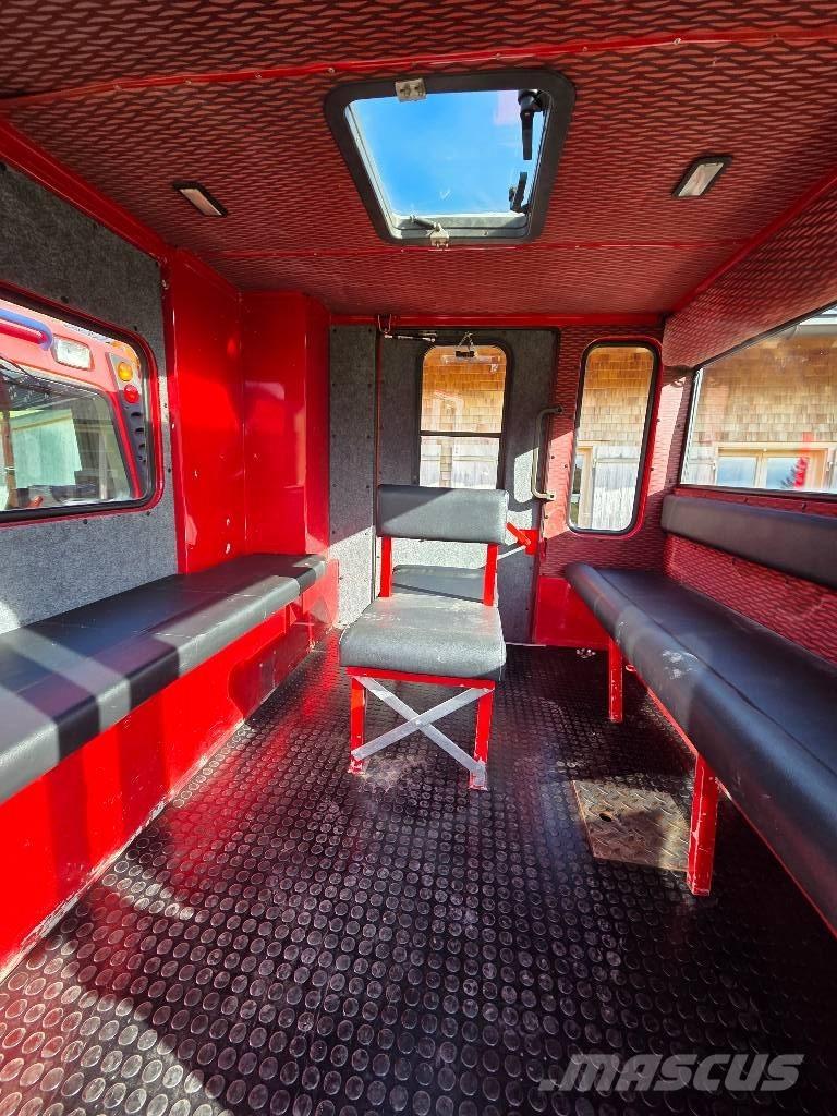  Pistenbully 300 DD Снегоутъпкващи машини