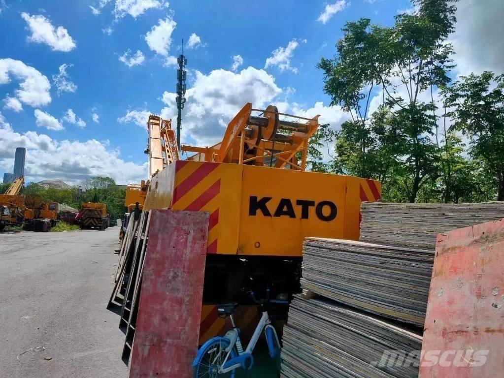 Kato NK 400 E Всъдеходни кранове