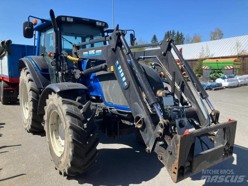 Valtra T 151 Трактори