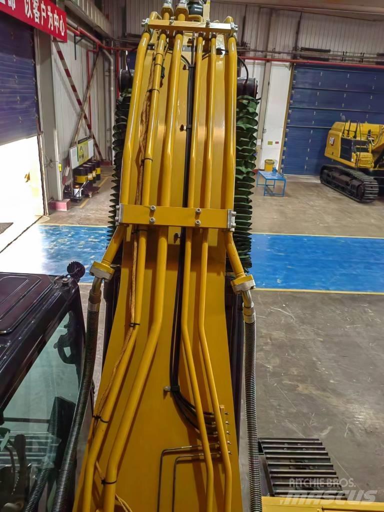 CAT 2021 CAT 330 Колесни екскаватори