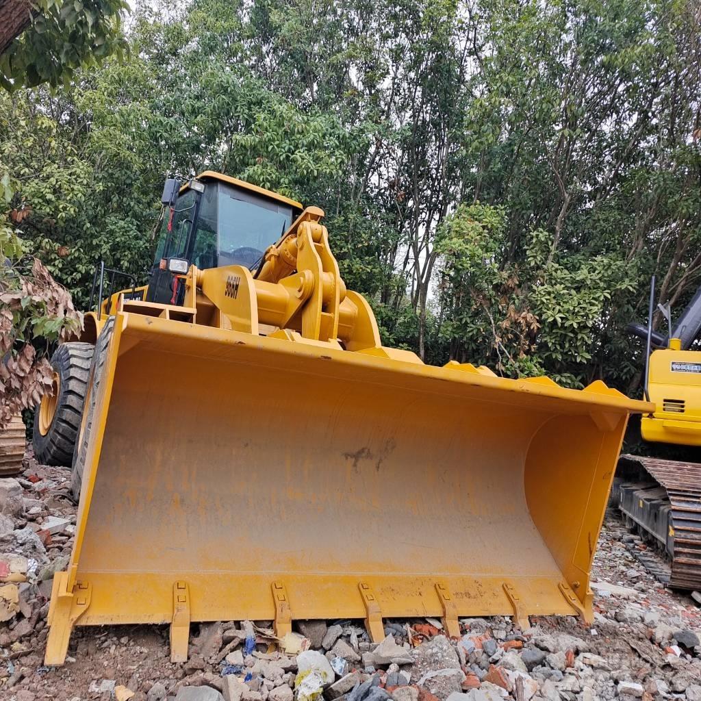 CAT 966G Колесни товарачи