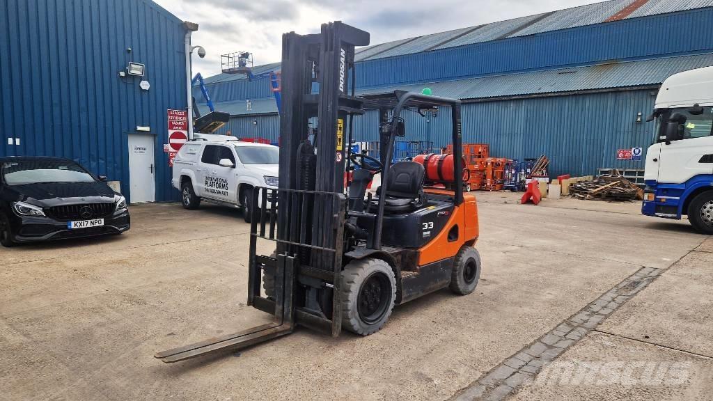 Doosan G 33 P-5 Камиони с АГУ