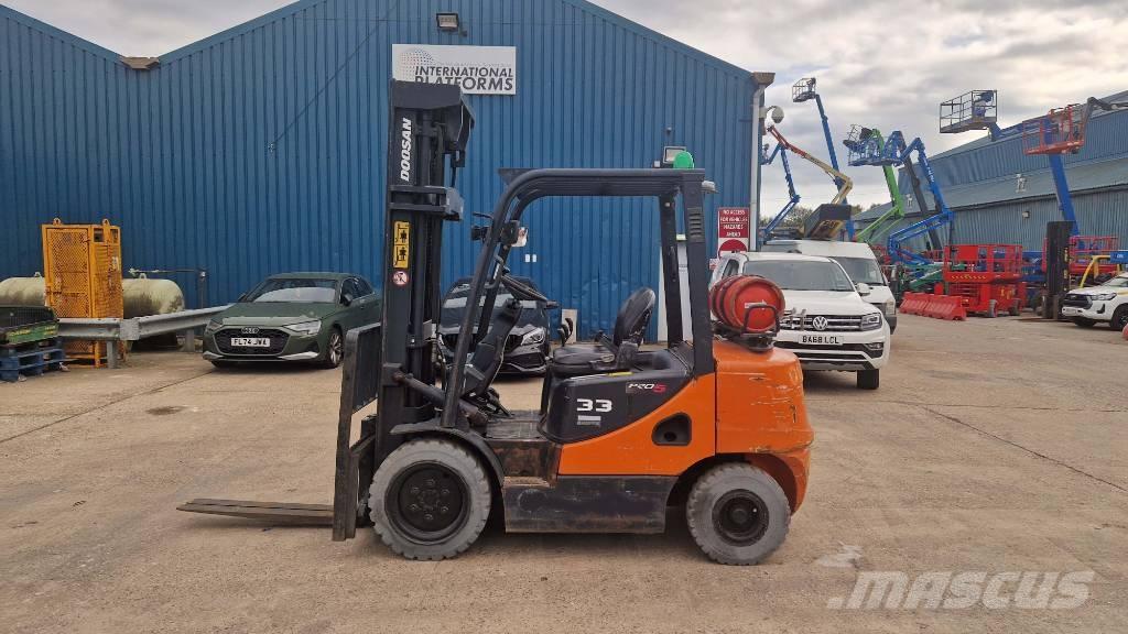 Doosan G 33 P-5 Камиони с АГУ