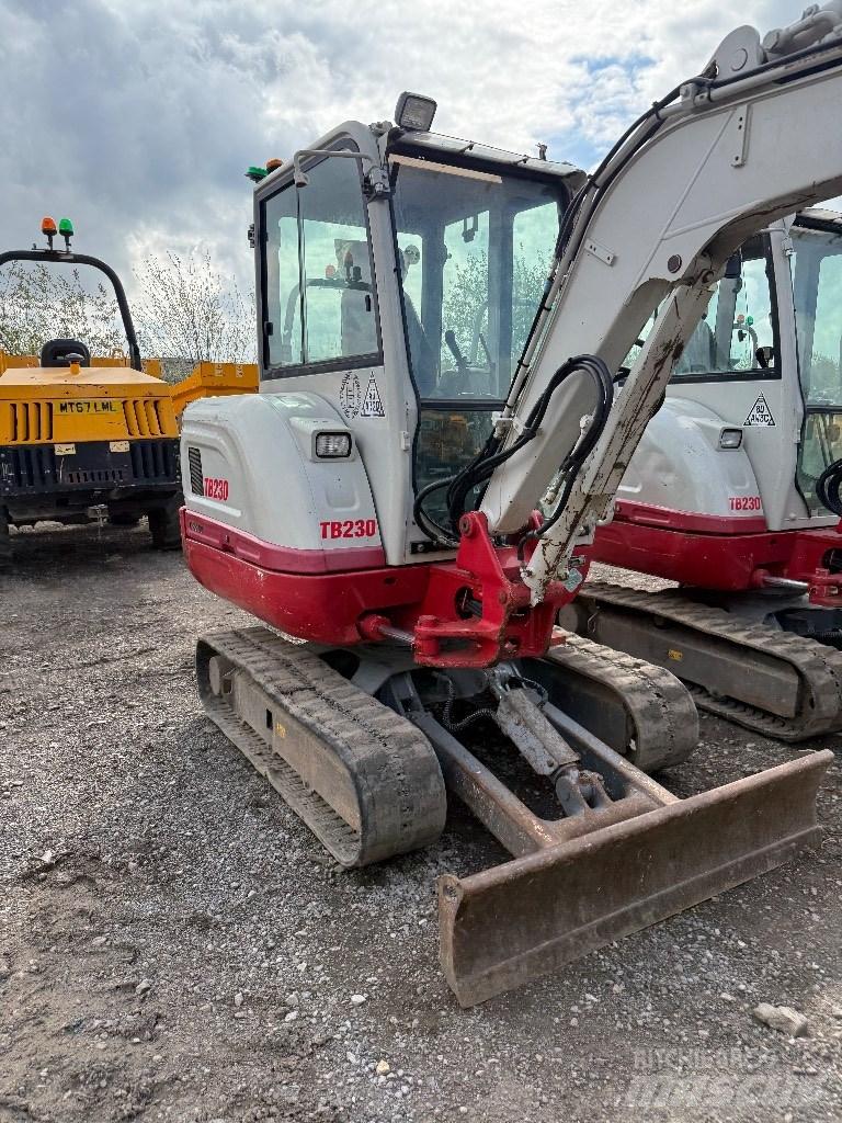 Takeuchi TB 230 Мини екскаватори < 7 т