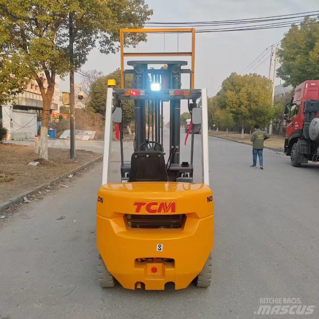TCM FD30 Дизелови камиони