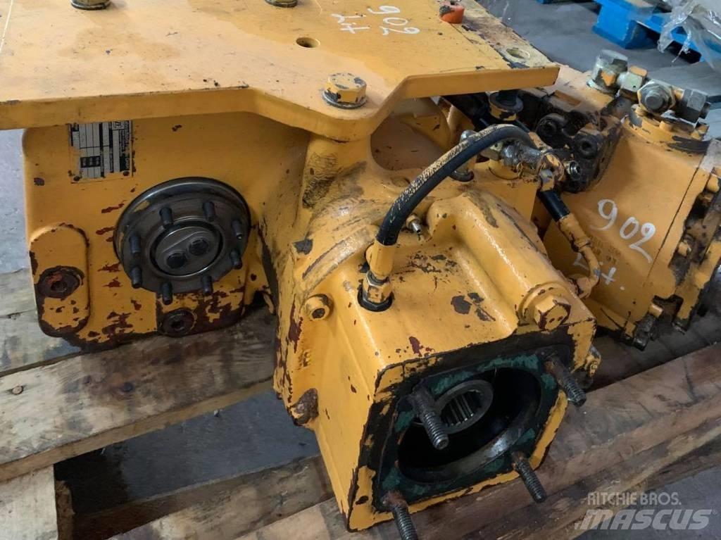 Liebherr 902 Предаване