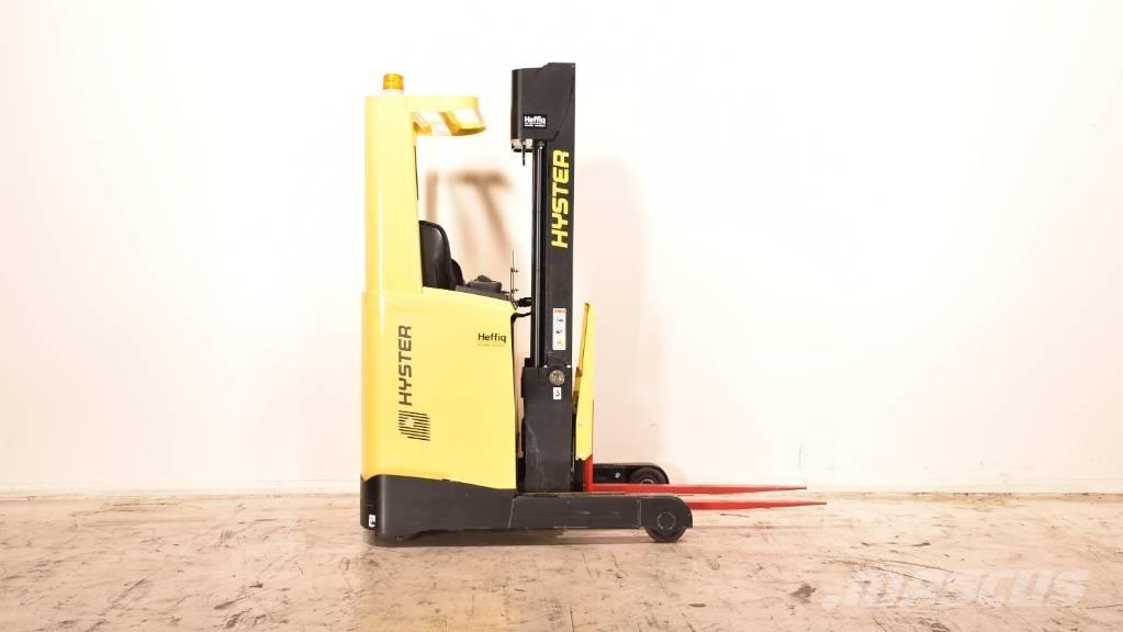 Hyster R 1.2 E Ретрак/ Високоповдигач с изместване на вилката напред