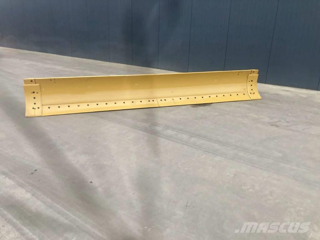 CAT 120M2 Moldboard Остриета