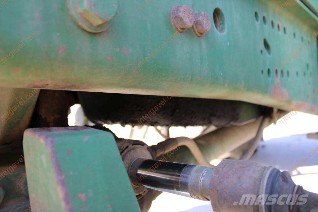 John Deere 6610 Трактори