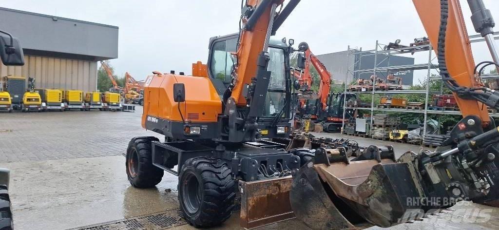 Doosan DX 100 W-7 Колесни екскаватори