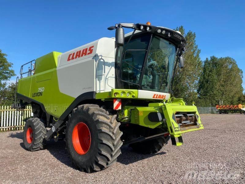 CLAAS LEXION 750 Комбайни