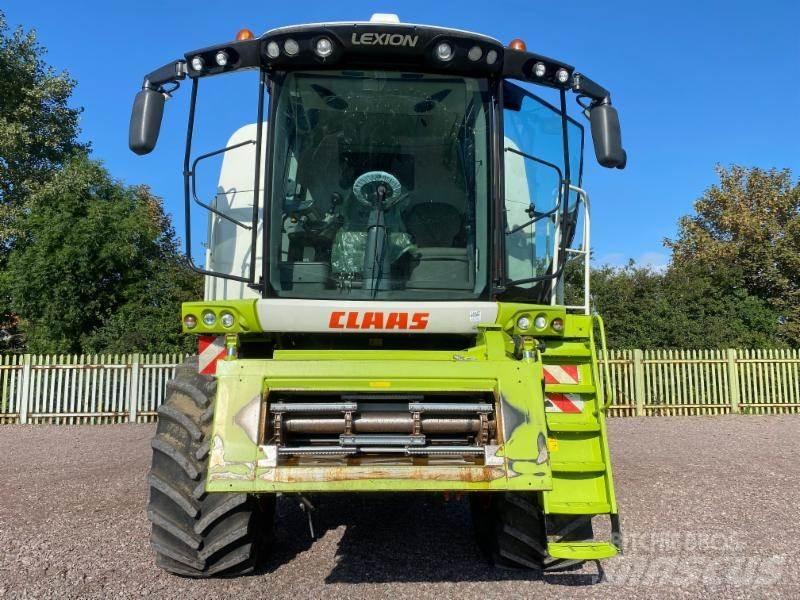 CLAAS LEXION 750 Комбайни