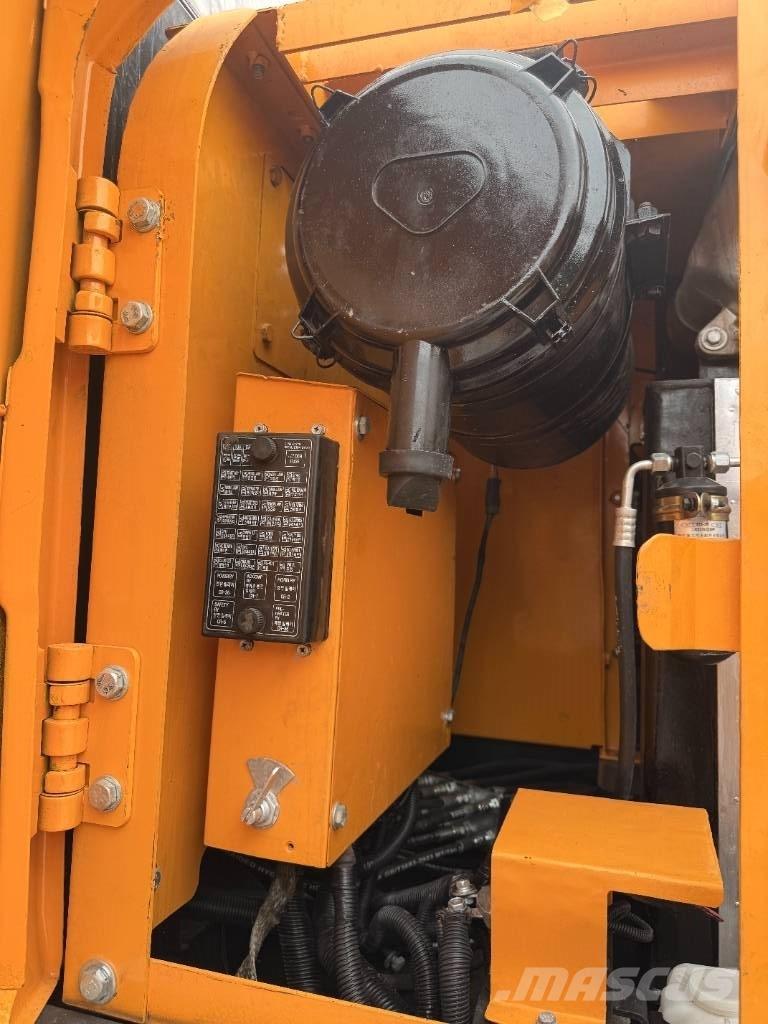 Hyundai HX 220 Верижен екскаватор