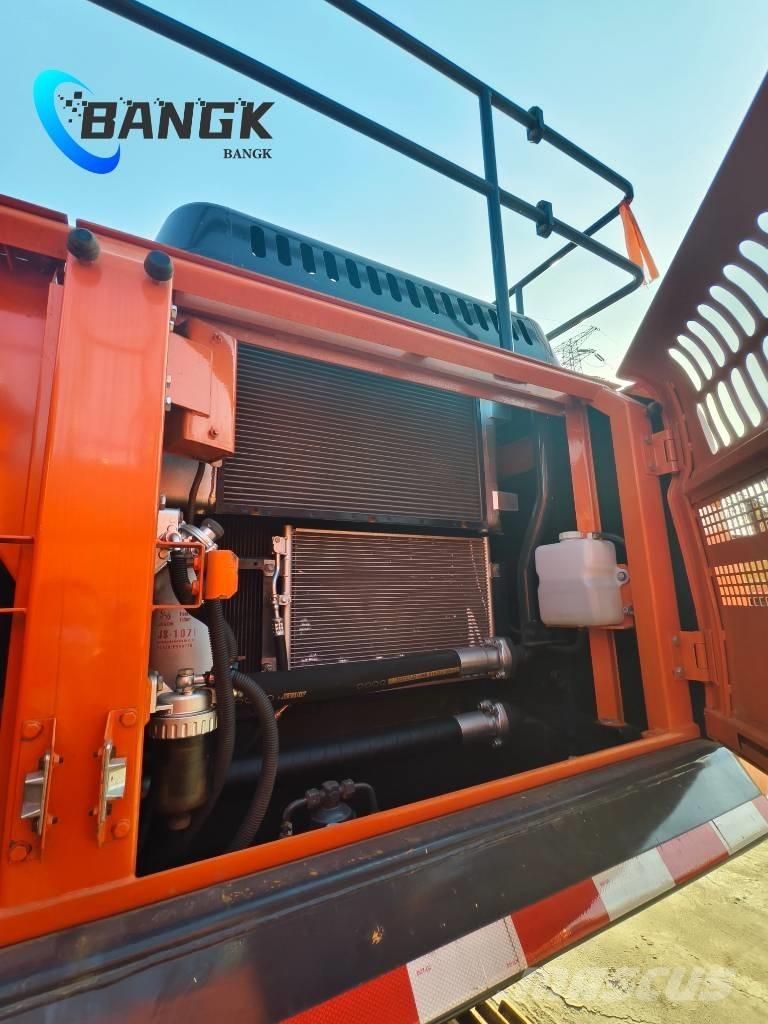 Doosan DX 300 LC Верижен екскаватор