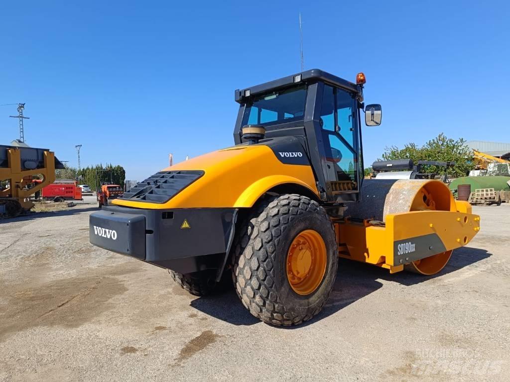 Volvo SD 190 Еднобарабанни ролки

