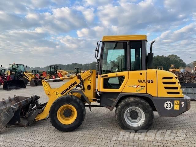 Komatsu WA 65-3 Колесни товарачи