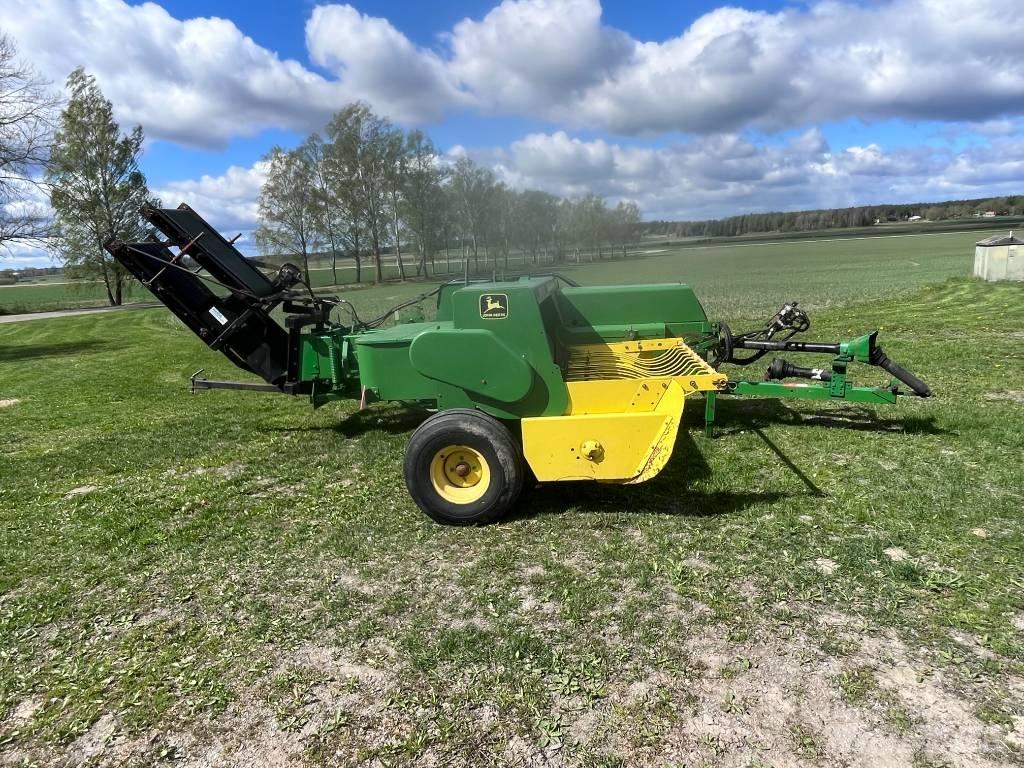 John Deere 359 Балопреси квадратни
