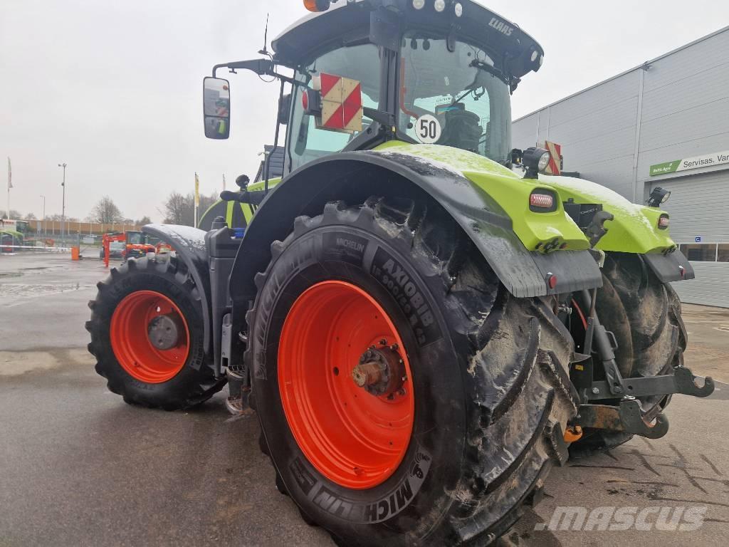 CLAAS Axion 960 Трактори