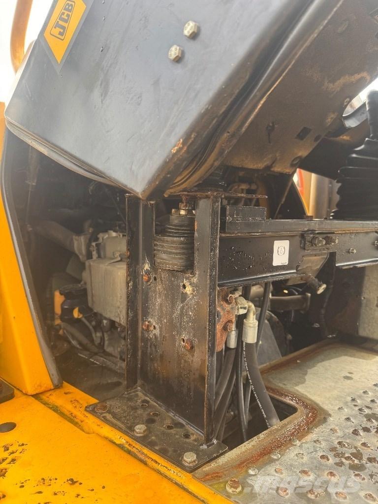 JCB 6 T-1 Странични самосвали