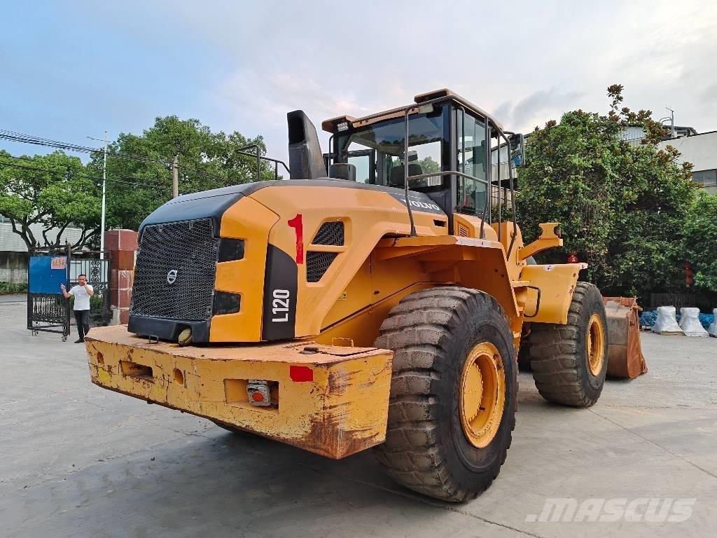 Volvo L 120 Колесни товарачи