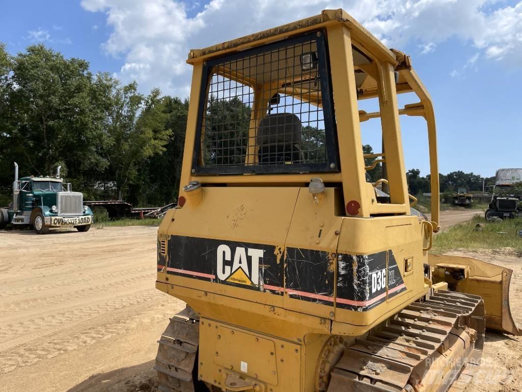 CAT D3G XL Верижни булдозери
