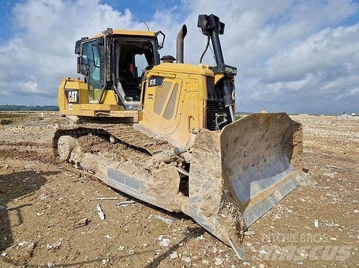 CAT D7E Верижни булдозери
