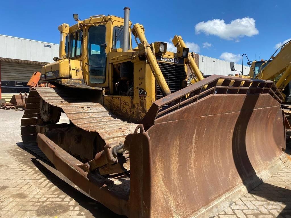 CAT D 6 H Верижни булдозери
