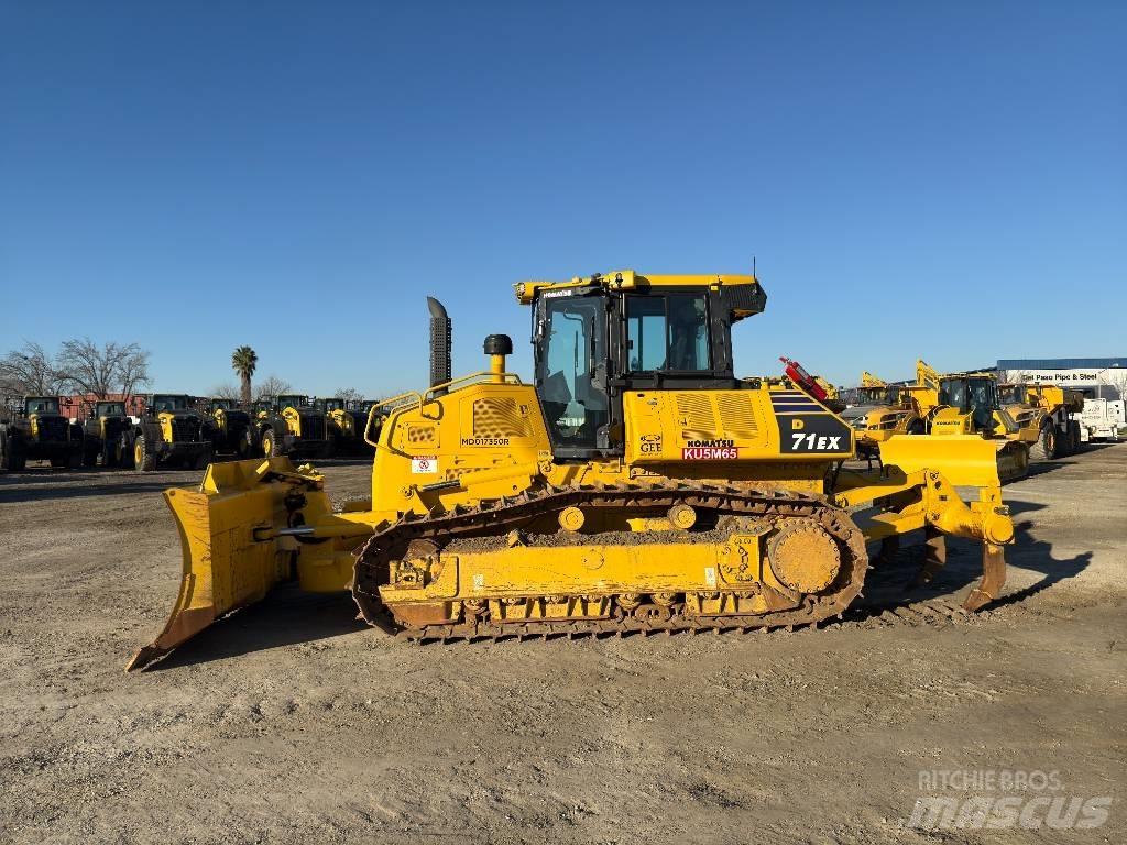 Komatsu D71EX-24 Верижни булдозери
