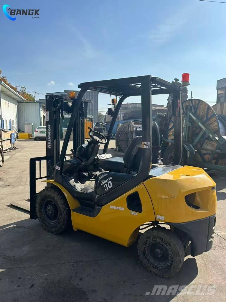 Komatsu FD 30 T-17 Дизелови камиони