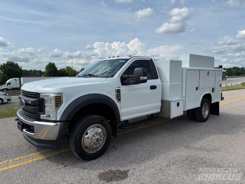 Ford F 450 Общински/универсални превозни средства
