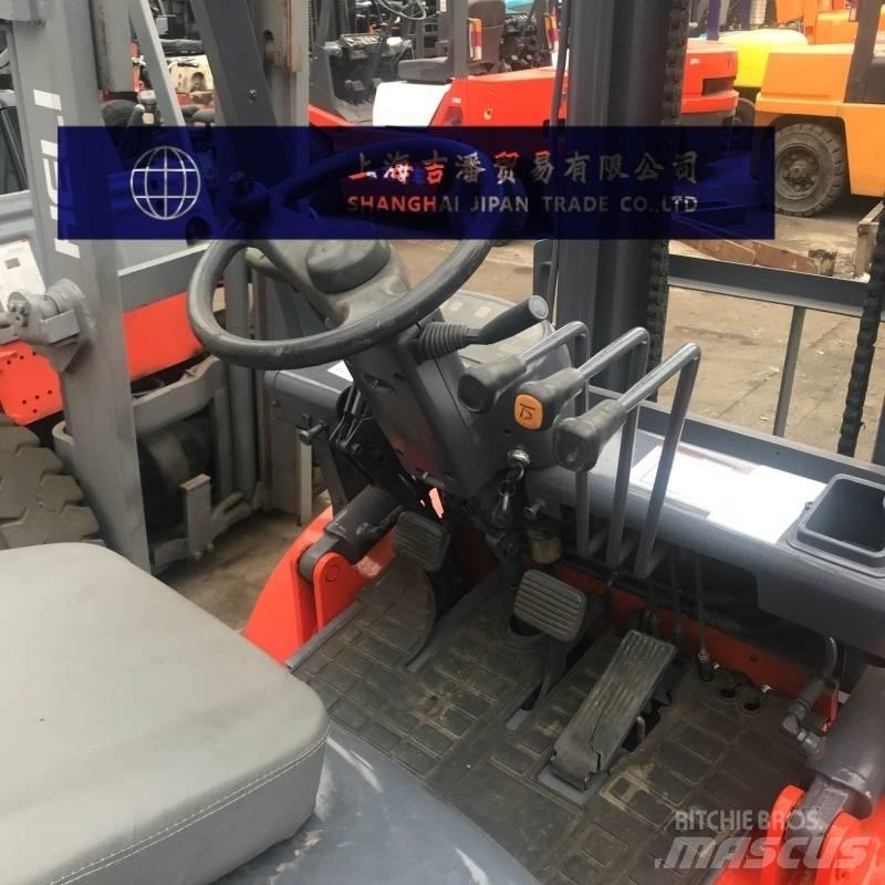 Heli H2000 35 Дизелови камиони