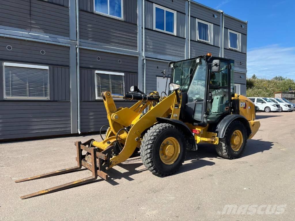 CAT 906 M Колесни товарачи