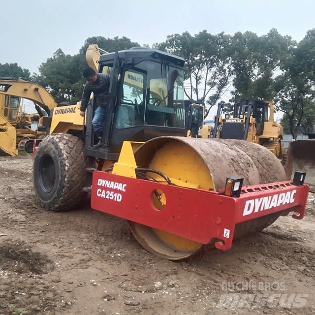 Dynapac CA 25 D Еднобарабанни ролки
