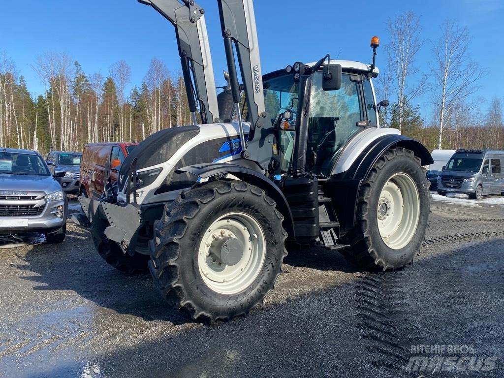 Valtra T 174 Трактори