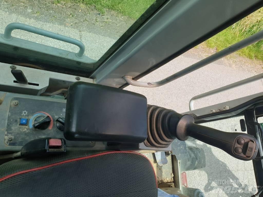Takeuchi TB175W Колесни екскаватори