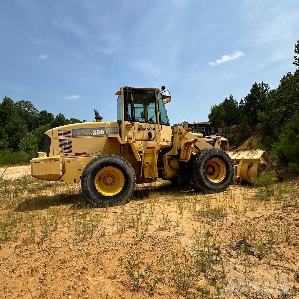 Komatsu WA 250 L-5 Колесни товарачи
