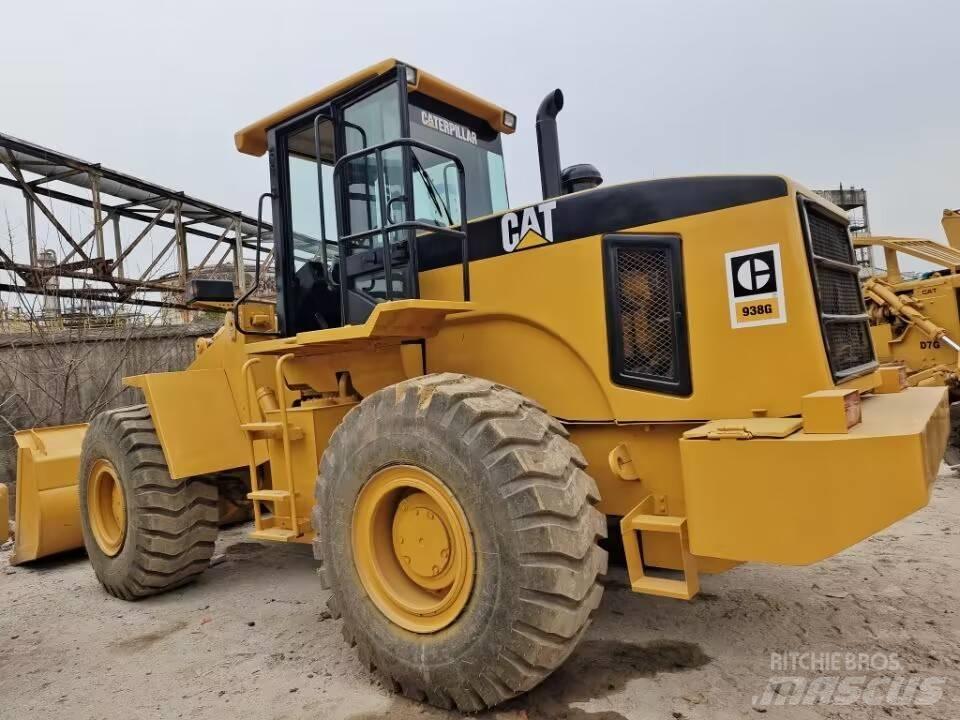 CAT 938G Колесни товарачи