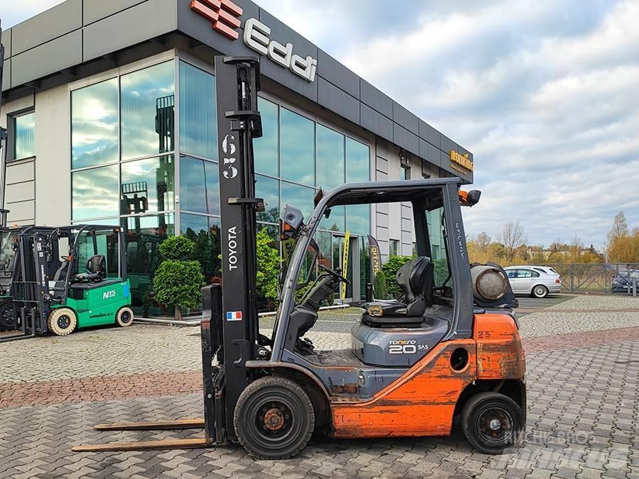 Toyota 02-8FGF20 Камиони с АГУ