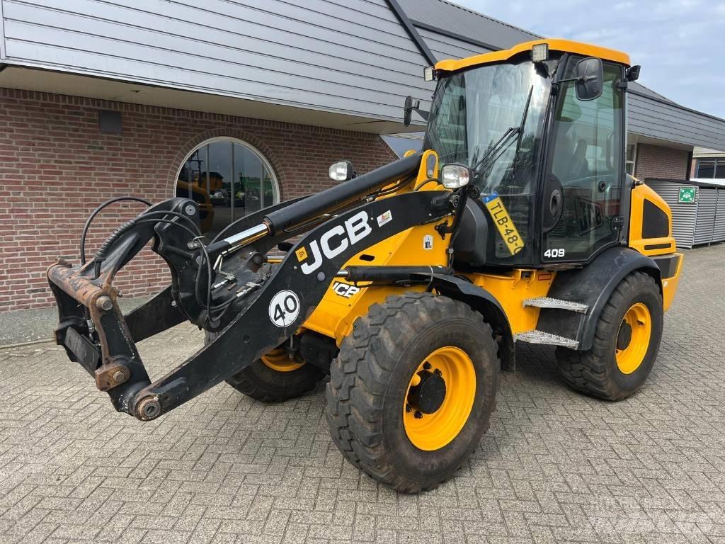 JCB 409 Agri shovel Колесни товарачи