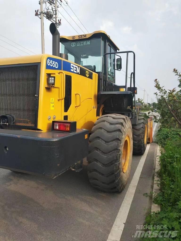 SEM 655D Колесни товарачи