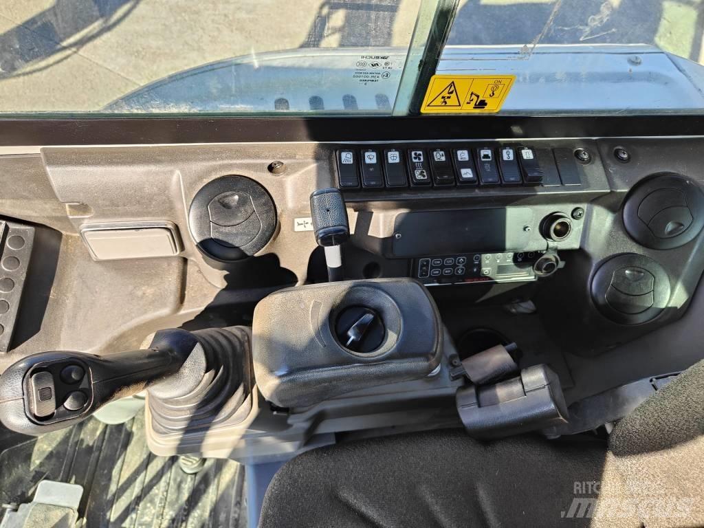 Takeuchi TB 230 Мини екскаватори < 7 т