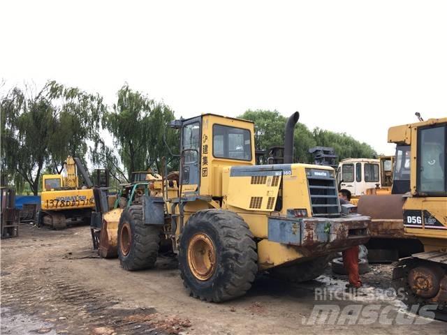 Komatsu WA360 Товарач със заден ексватор