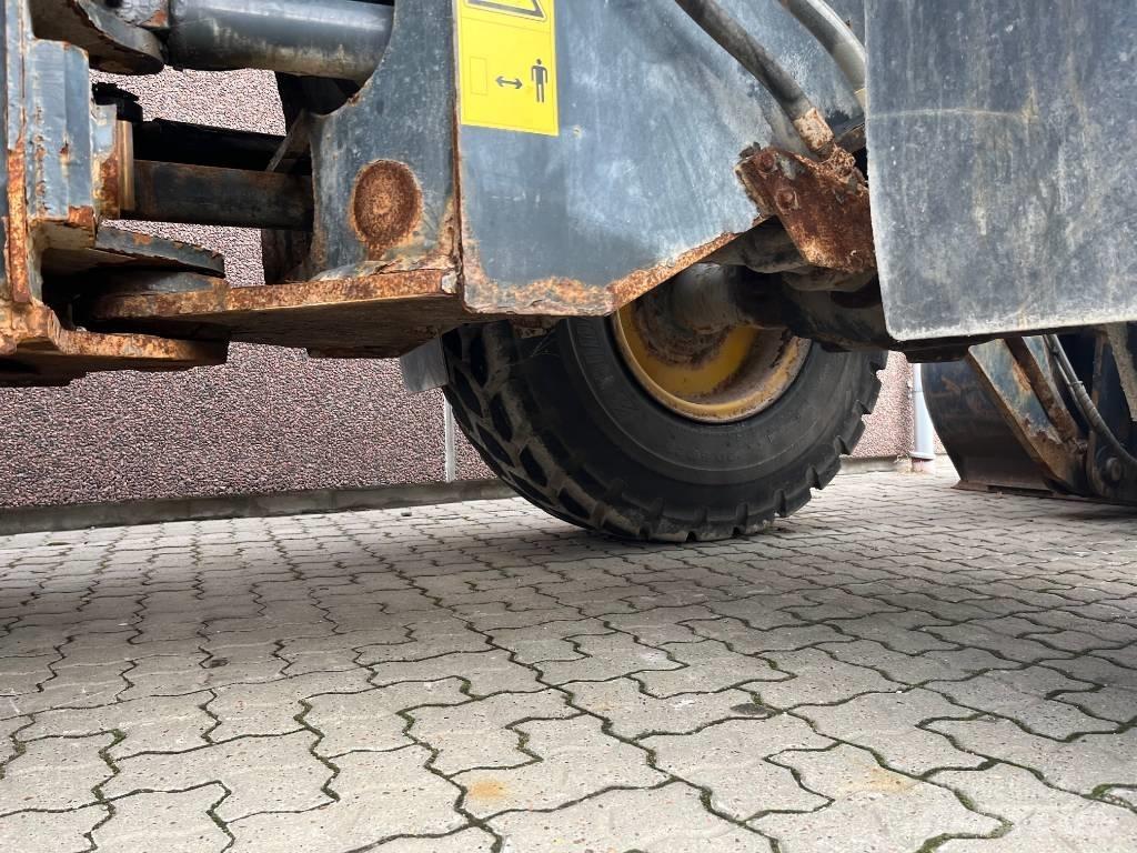 Komatsu WA 250 PZ-5 Колесни товарачи
