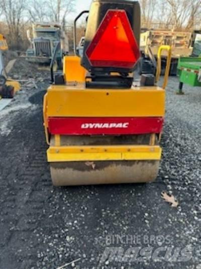 Dynapac CC 102 Двойни барабанни ролки
