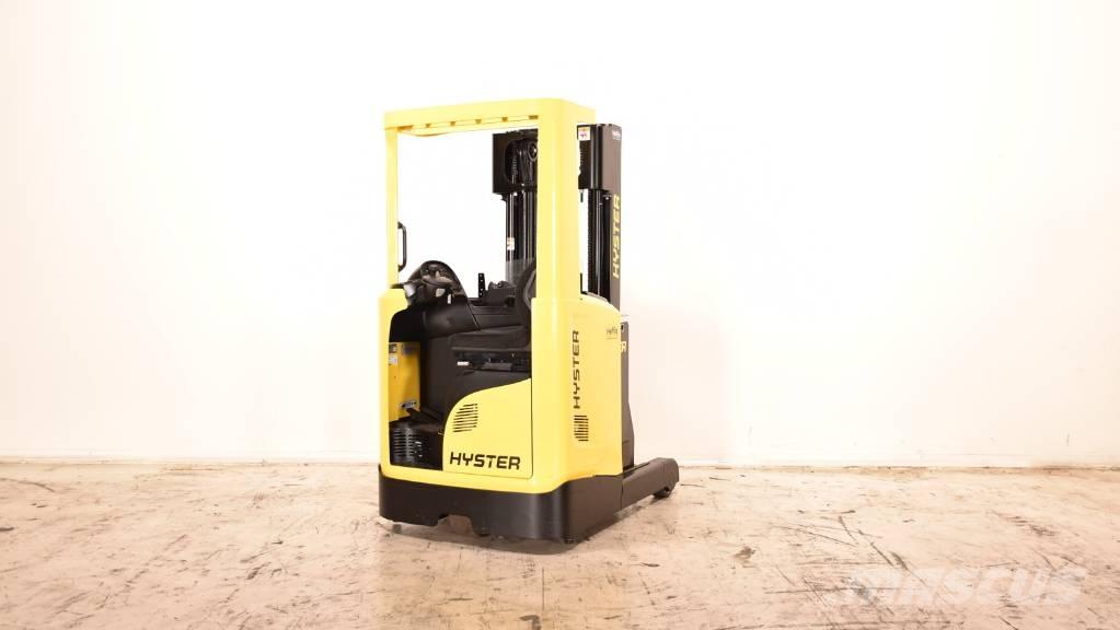 Hyster R 1.2 E Ретрак/ Високоповдигач с изместване на вилката напред